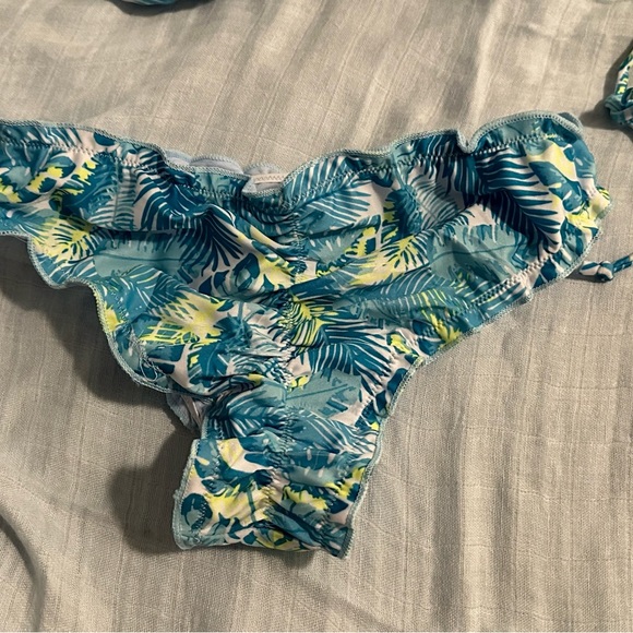 Bikini Set - Picture 4 of 4